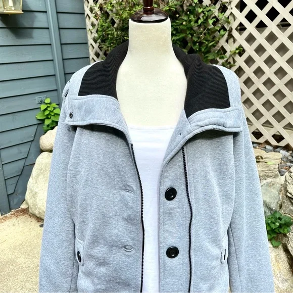 Yoki Knit Zippered Cuff Lightweight Collared Jacket - Picture 3 of 16